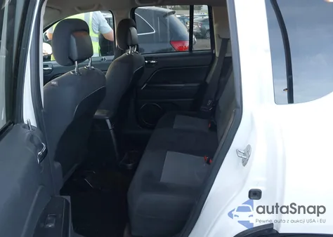 2016 Jeep Compass Sport из США, поврежденный, VIN 1C4NJCBA1GD665180